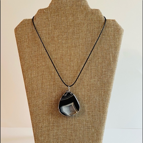 Beautiful Druzy Geode Agate Pendant - Picture 4 of 8